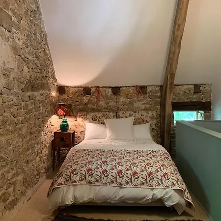 بيت ضيافة The Stables At Chateau Mas De Pradie Foissac (Aveyron)